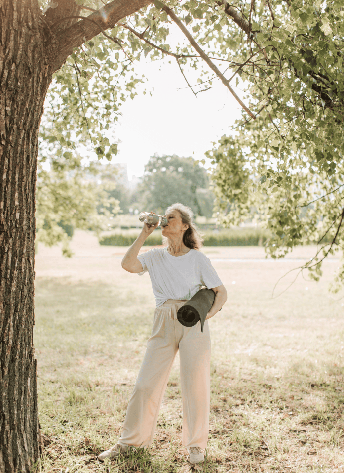 Mulher a beber água